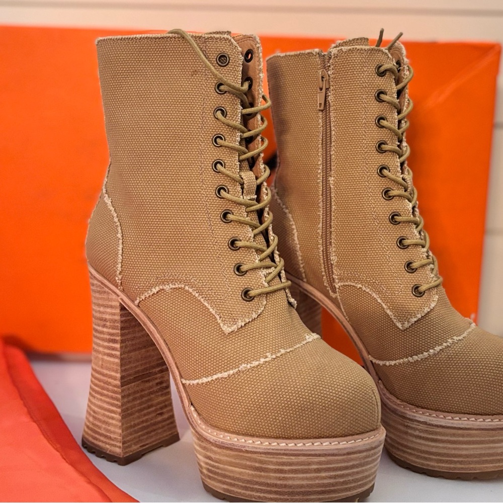 ZIGI Women’s Johanny Platform Bootie NIB size 6